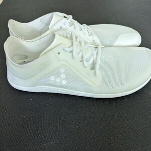 Vivobarefoot Primus Lite III